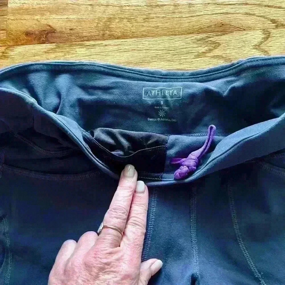 ATHLETA BALANCE WIDE CROP - GRAY - SMALL - Picture 2 of 9